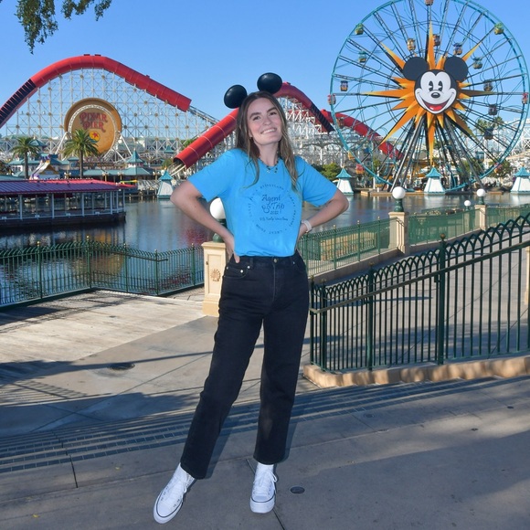 Hiya Pals! I’m your Posher, Kristen! ⭐️ - Picture 6 of 9